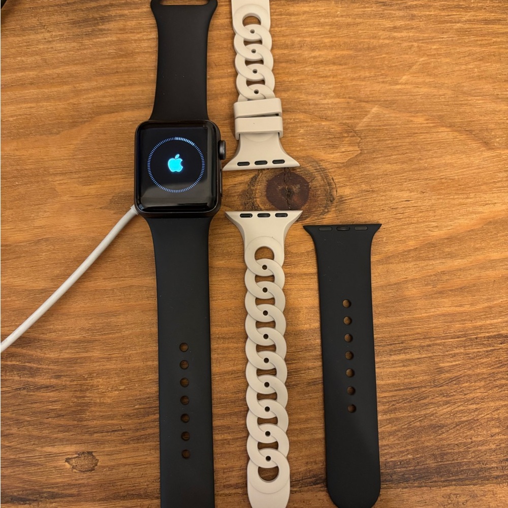 Apple Watch -Series 3- 38mm with bands & charger